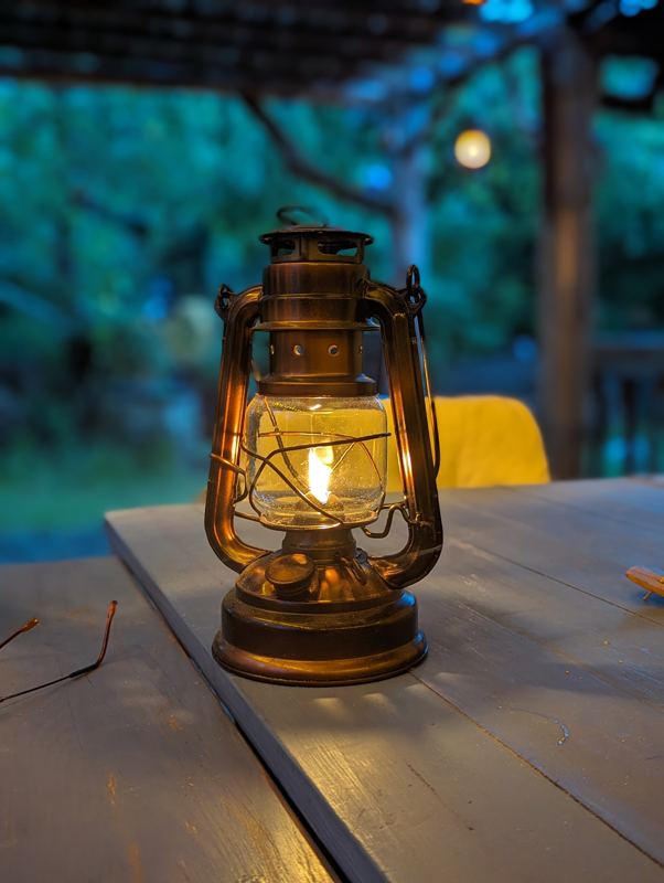 Abends am Gartentisch